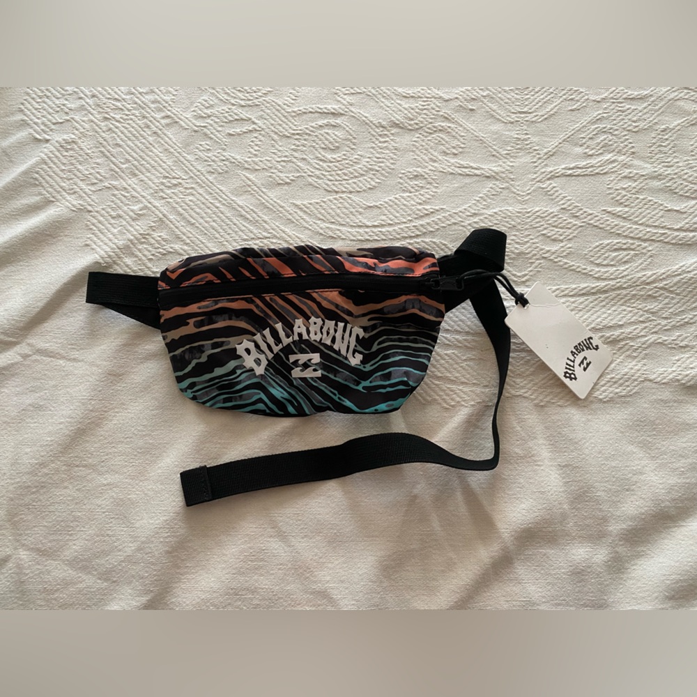 NEW billabong fanny pack